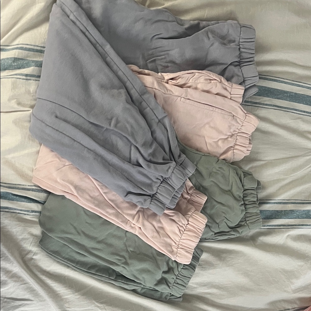 3 pairs of brandy melville sweatpants